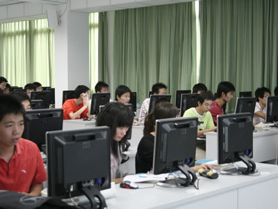 校企合作新篇章 福大至誠(chéng)學(xué)院與惠普共建信息技術(shù)實(shí)驗(yàn)實(shí)訓(xùn)中心揭牌